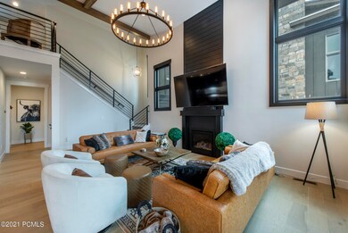10_Living-Room_high_3679993