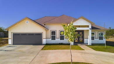 88 Winchester Rd, Eagle Pass, TX 78852 - photo 2