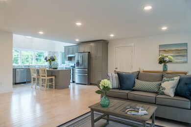 10-Living Room3