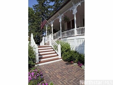 201 201 Mill St, Excelsior, MN 55331 - photo 2