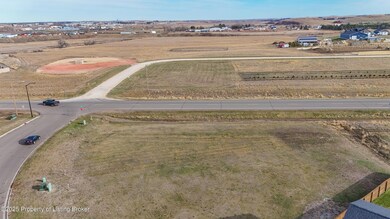 492 River Dr, Dickinson, ND 58601 - photo 6