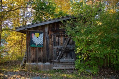 473 Laver Rd, Sunderland, VT 05250 - photo 2