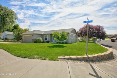 215 S 82nd Ave