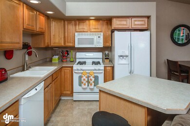 Kitchen_DMD_8420-SMALL