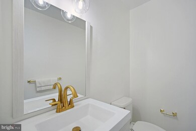 1725 Kingsgate Ct unit 304, Alexandria, VA 22302 - photo 3