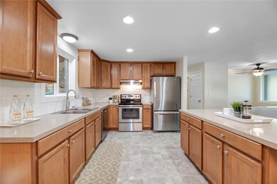 8003 E Glen Dr, Everett, WA 98203 - photo 4