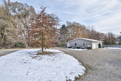 detached heated garage