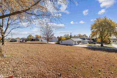 128 Main St, Grinnell, IA 50112 - photo 4