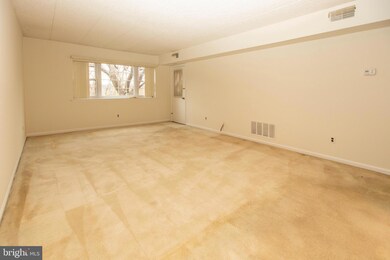 117 Woodstream Dr unit CONDO 117, Norristown, PA 19403 - photo 5