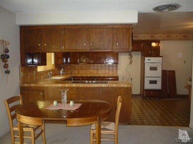 5016 Calderon Rd, Woodland Hills, CA 91364 - photo 5