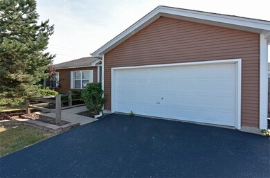 1529 Southport Ct, Zion, IL 60099 - photo 2