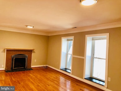 3709 Persimmon Cir, Fairfax, VA 22031 - photo 6