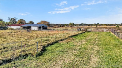 153 Hitching Post Ln, Cartwright, OK 74731 - photo 4
