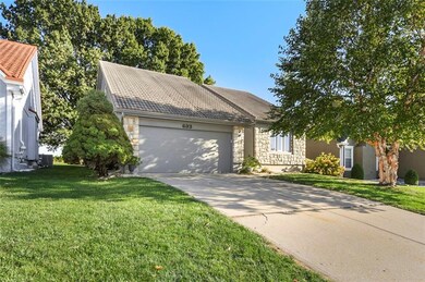 633 NE St Andrews Cir, Lee's Summit, MO 64064 - photo 4