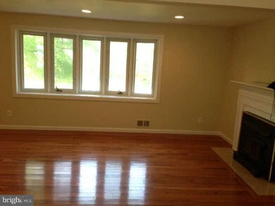 2003 Iverson St, Temple Hills, MD 20748 - photo 3