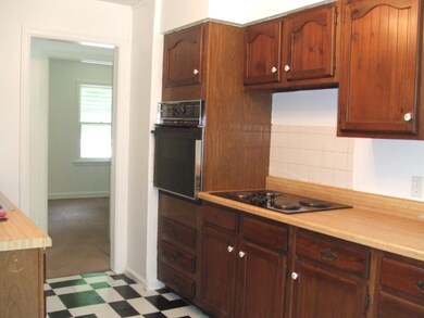 7011 n 33rd 003