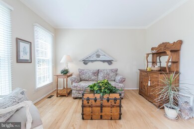 4913 Fox Creek Ct, Chantilly, VA 20151 - photo 3