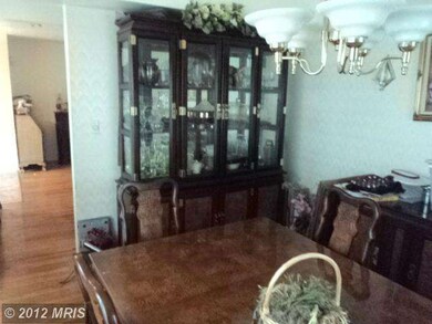 3506 Gary Ct, Hyattsville, MD 20785 - photo 7