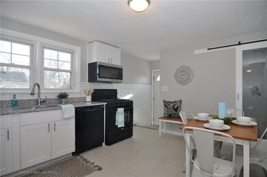 72 Hollis Ave, Warwick, RI 02889 - photo 5