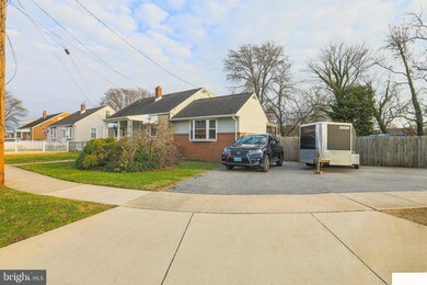 807 Martin Rd, Essex, MD 21221 - photo 3