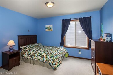 1725 Edith Ave NE, Grand Rapids, MI 49505 - photo 5