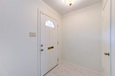 10316 Briar Forest Dr unit 28, Houston, TX 77042 - photo 3
