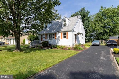 1203 Villanova Ave, Folsom, PA 19033 - photo 3