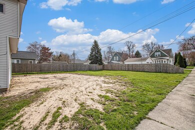 202 Poplar St, Three Oaks, MI 49128 - photo 6
