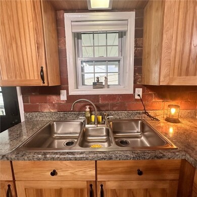 Double sinks and disposal