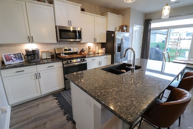 209 W Stellar Way, Huntingburg, IN 47542 - photo 3