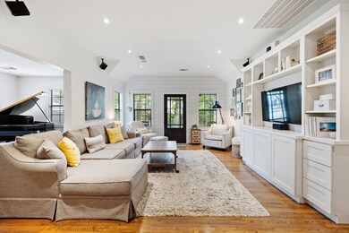 815 Curtin St, Houston, TX 77018 - photo 4