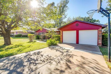 1230 Wedgewood Dr, Cleburne, TX 76033 - photo 3