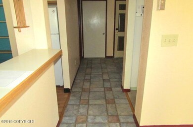 111-149295 Kitchen Hallway