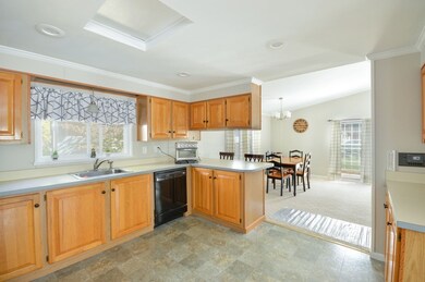 7 Fir Cir, Rockland, MA 02370 - photo 2