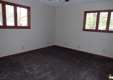 1121 E 33rd St, Marion, IN 46953 - photo 2