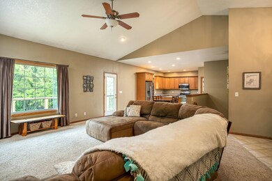 1715 University Dr, Muscatine, IA 52761 - photo 6