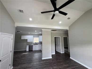 813 Cherry Dr, Lanett, AL 36863 - photo 3