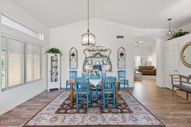 06-Dining Room