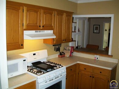 1722 SW Webster Ave, Topeka, KS 66604 - photo 6