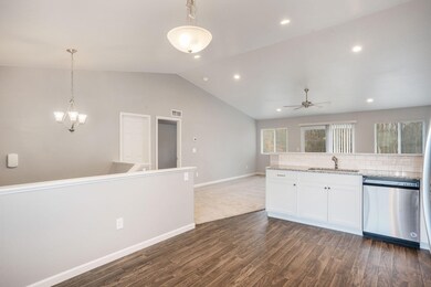 GWY011-i2060-Kitchen2