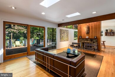 2413 Silver Fox Ln, Reston, VA 20191 - photo 2