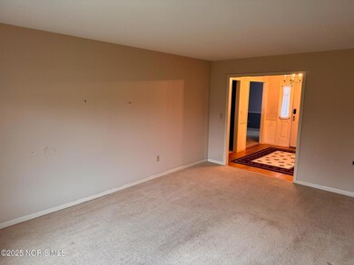 144 Deerfield Cir, Bryan, OH 43506 - photo 5