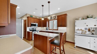 2280 Coral Ct NE, Rochester, MN 55906 - photo 5