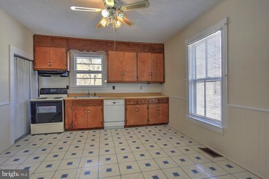 206 Ellisville Dr, Louisa, VA 23093 - photo 7