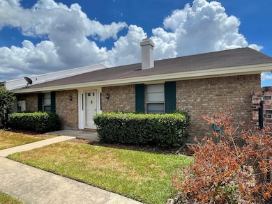 1732 Avenue C unit A, El Campo, TX 77437 - photo 2