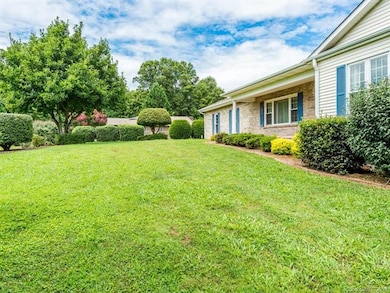 285 Tillman Dr, Hendersonville, NC 28792 - photo 5