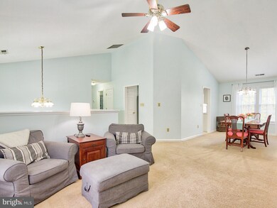 206 Greenbriar Cir, Cross Junction, VA 22625 - photo 5