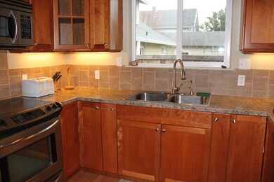Beautiful Kitchen - Stainless Appliances