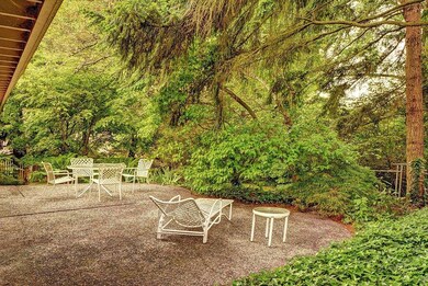 7490 85th Ave SE, Mercer Island, WA 98040 - photo 3