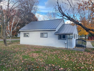 202 E Rutherford St, Ogilvie, MN 56358 - photo 2